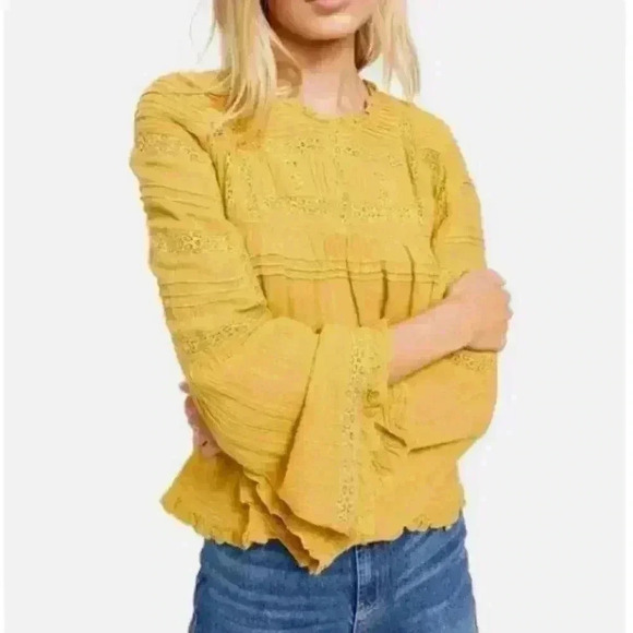Free People Tops - Free People Ladies Bell Sleeve Blouse
Yellow boho ruffle peasant Size Small